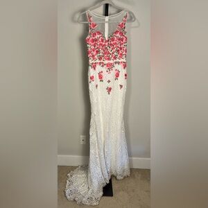 Dave & Johnny white pink floral‎ formal dress full length lace gown train 3/4